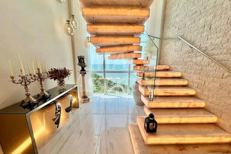 Cobertura de Luxo mobiliada em Balneário Camboriú - Frente mar