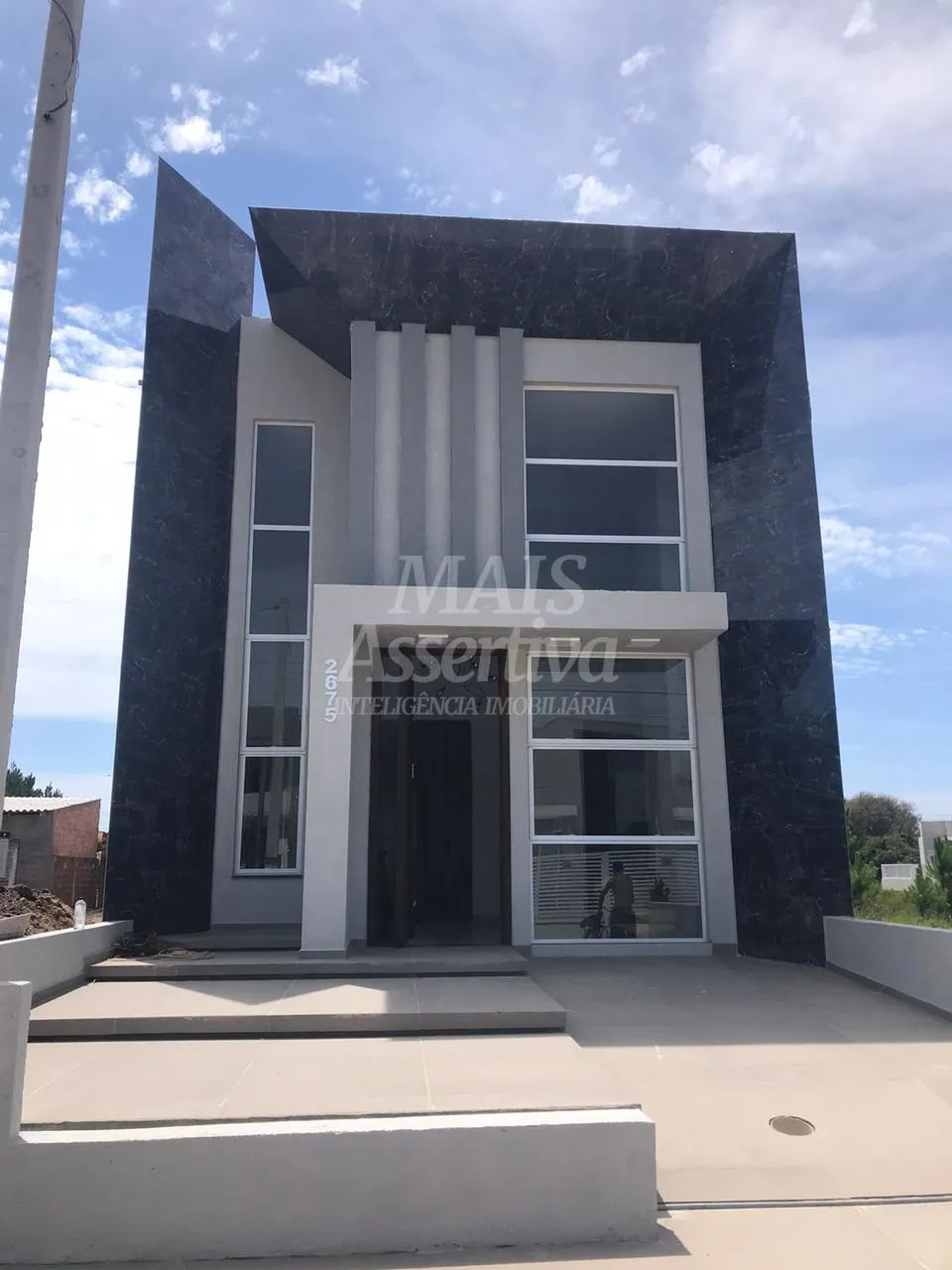 Excelente casa para venda no Centro de Imbé - 3 Dormitórios