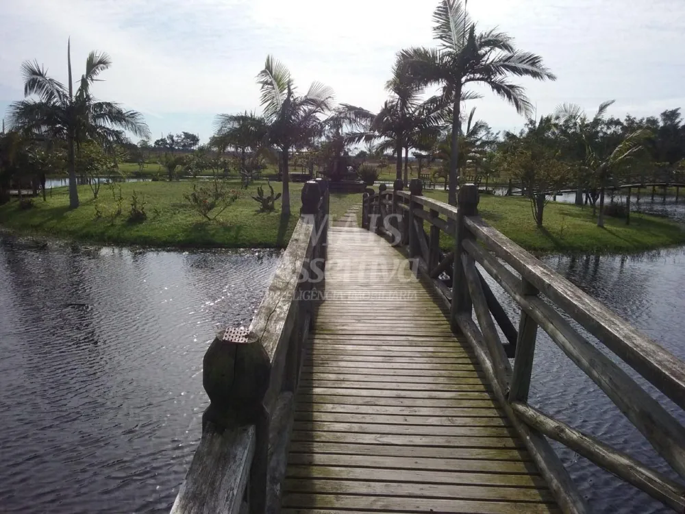 Terreno de esquina em Condomínio Balneário Gaivota