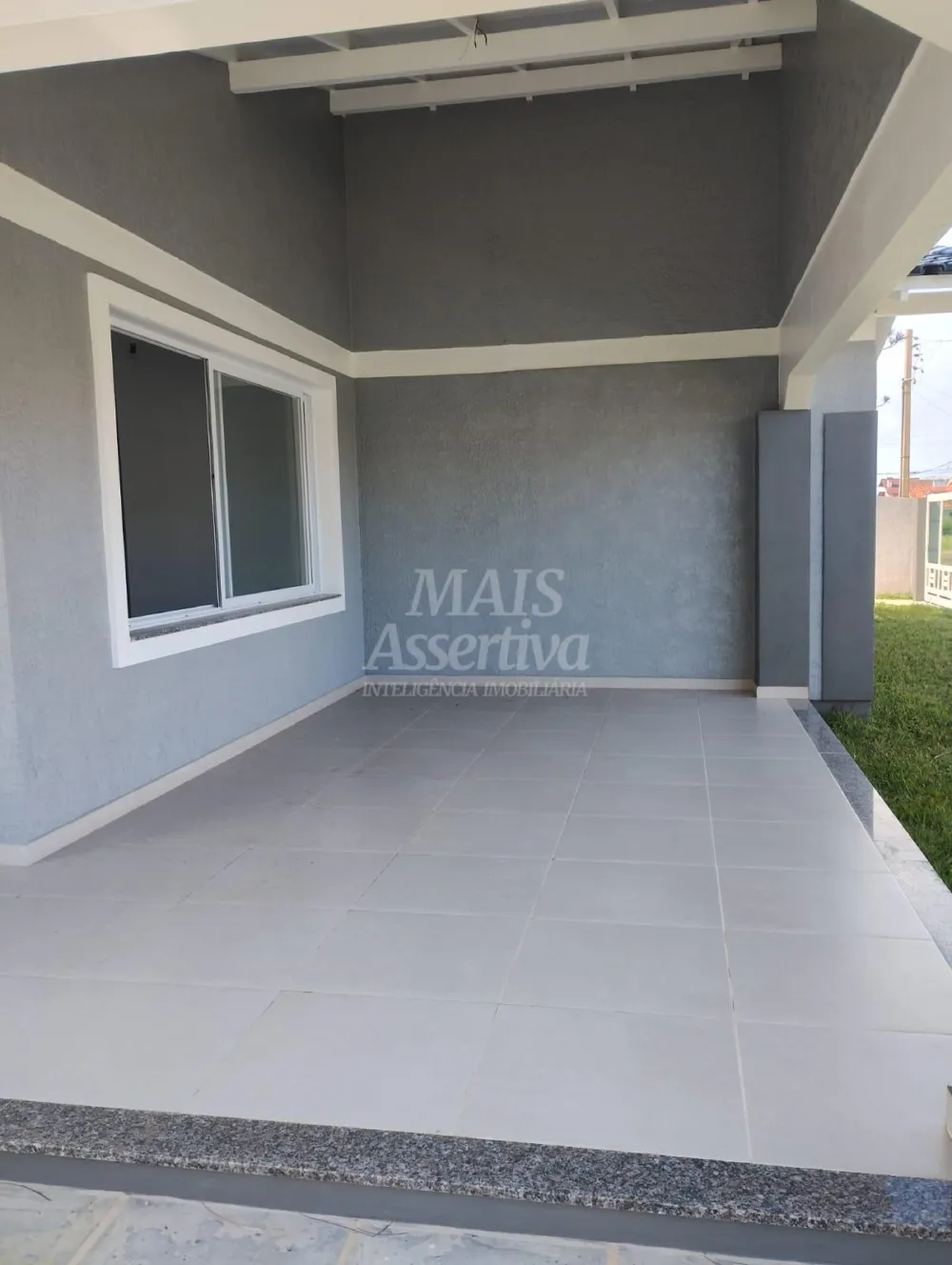 Excelente casa a venda em Tramandaí - 3 dormitórios, 2 vagas de garagem