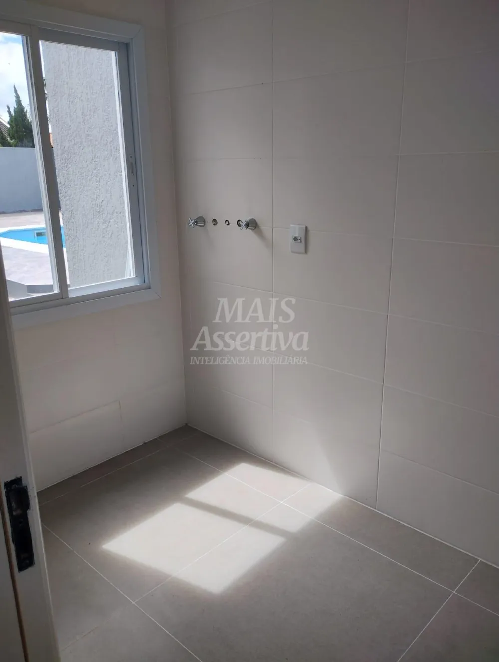 Excelente casa a venda em Tramandaí - 3 dormitórios, 2 vagas de garagem