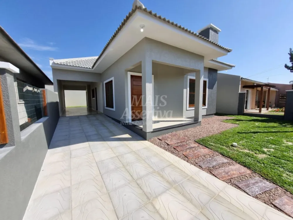 Ótima casa localizada em Tramandaí/RS - 3 dormitórios, 4 vagas de garagem