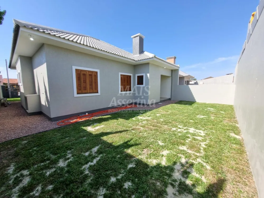 Ótima casa localizada em Tramandaí/RS - 3 dormitórios, 4 vagas de garagem