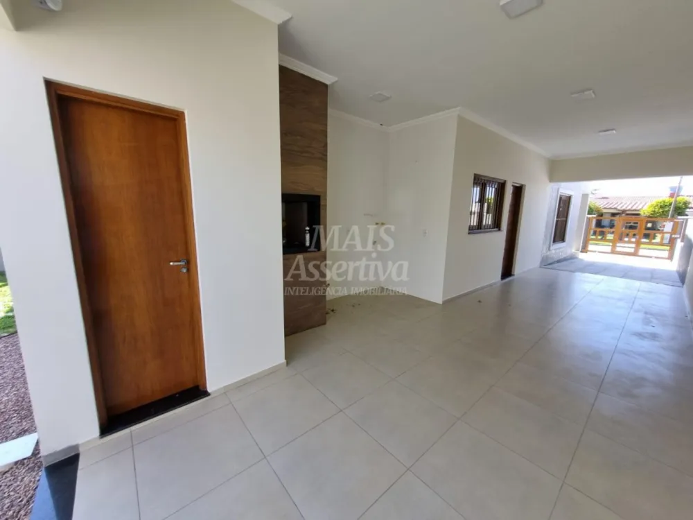 Ótima casa localizada em Tramandaí/RS - 3 dormitórios, 4 vagas de garagem