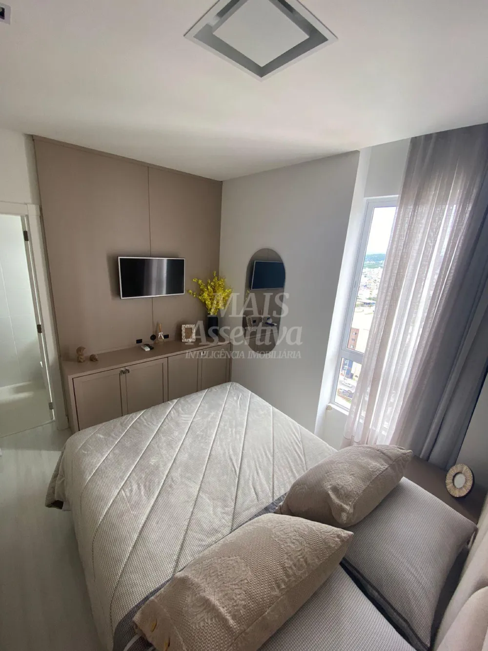 Excelente apartamento de alto padrão a venda no centro de Balneário Camboriú/SC 