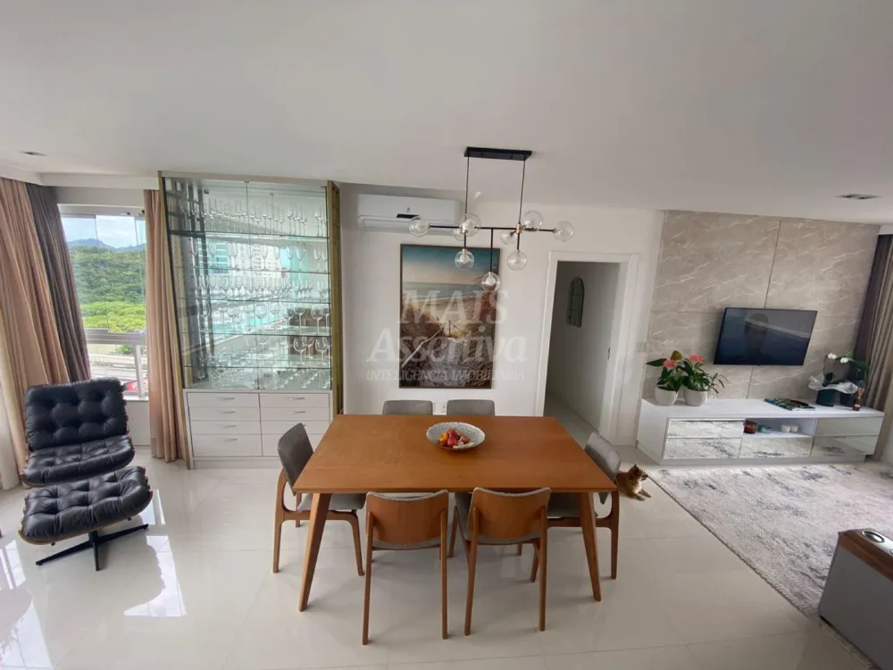 Excelente apartamento de alto padrão a venda no centro de Balneário Camboriú/SC 