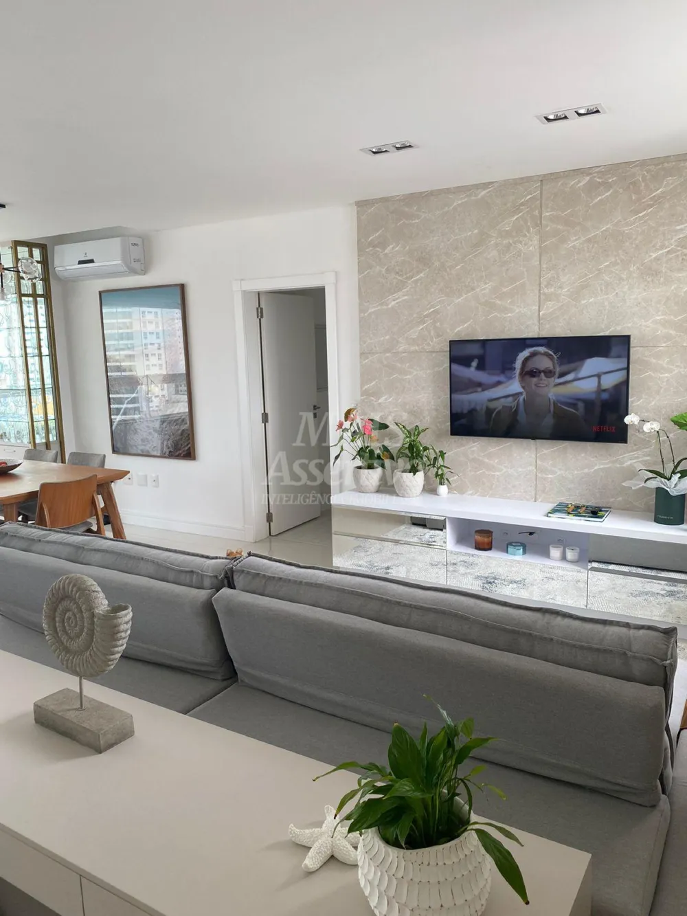 Excelente apartamento de alto padrão a venda no centro de Balneário Camboriú/SC 