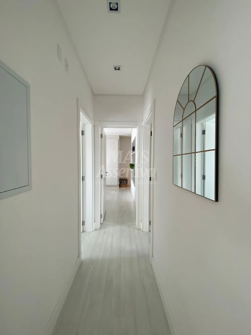 Excelente apartamento de alto padrão a venda no centro de Balneário Camboriú/SC 