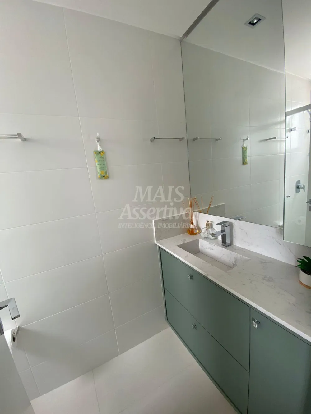 Excelente apartamento de alto padrão a venda no centro de Balneário Camboriú/SC 
