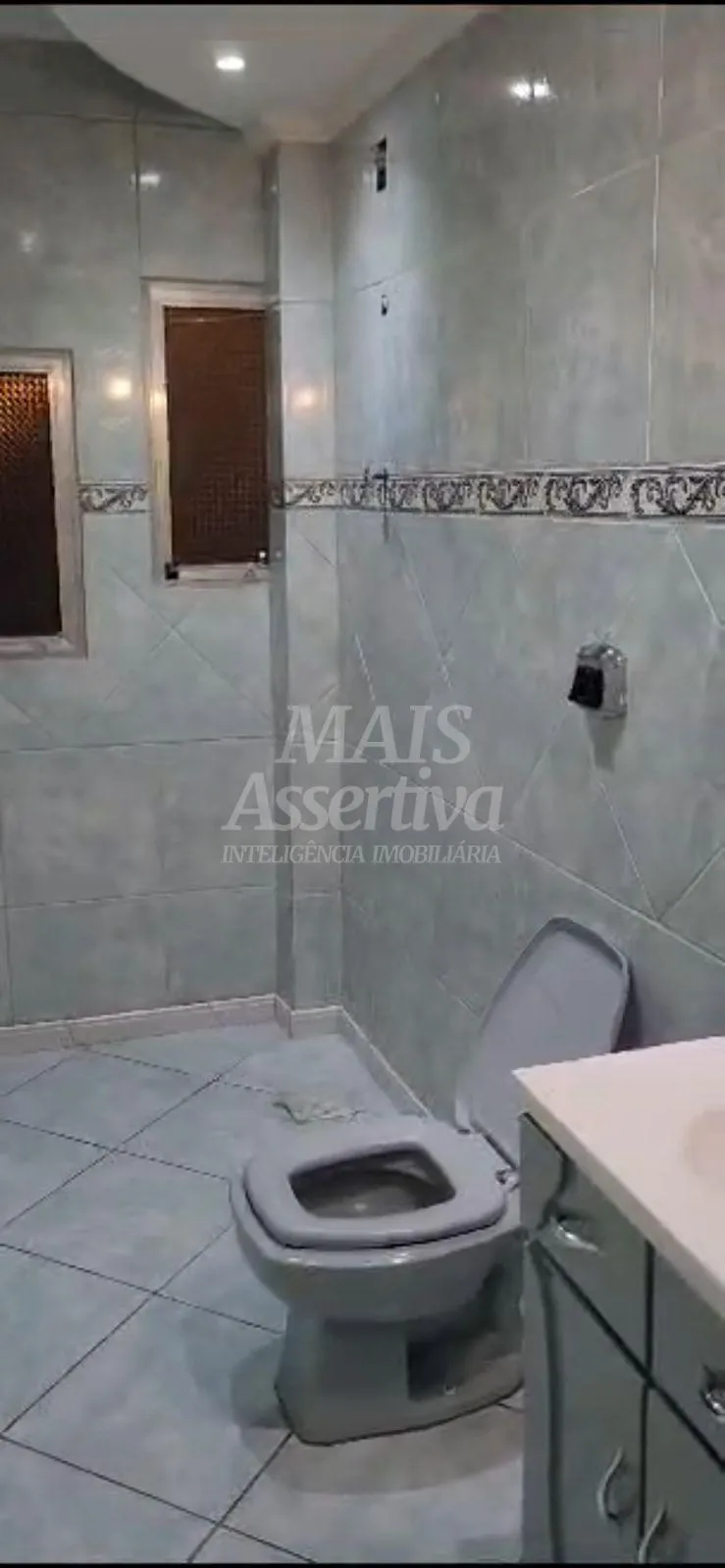 Ótimo sobrado para locação, no bairro Igara em Canoas/RS - 4 dormitórios