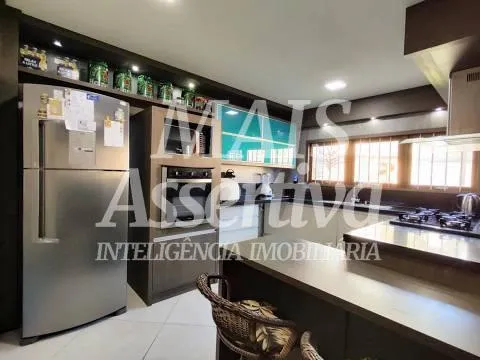 Excelente sobrado semi mobiliado para venda, bairro União em Estância Velha/RS.