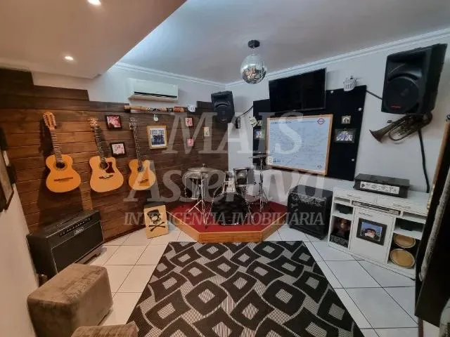 Excelente Sobrado à venda no bairro Nossa Sra. das Graças em Canoas - 2 Vagas