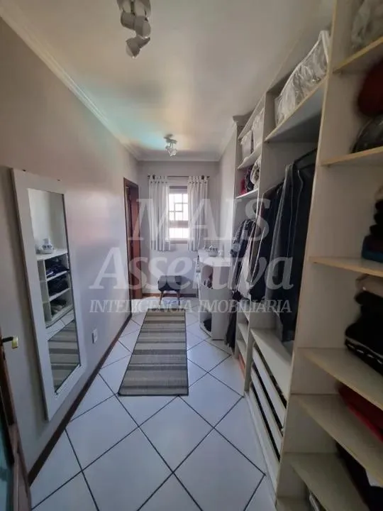 Excelente Sobrado à venda no bairro Nossa Sra. das Graças em Canoas - 2 Vagas