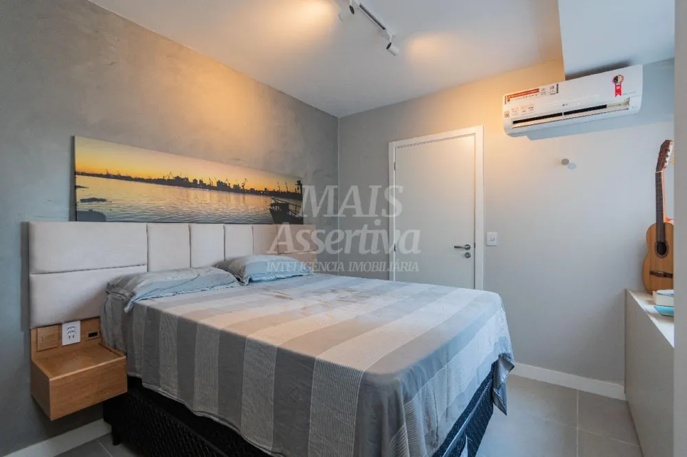 Ótimo apartamento mobiliado e decorado à venda em Porto Alegre/RS