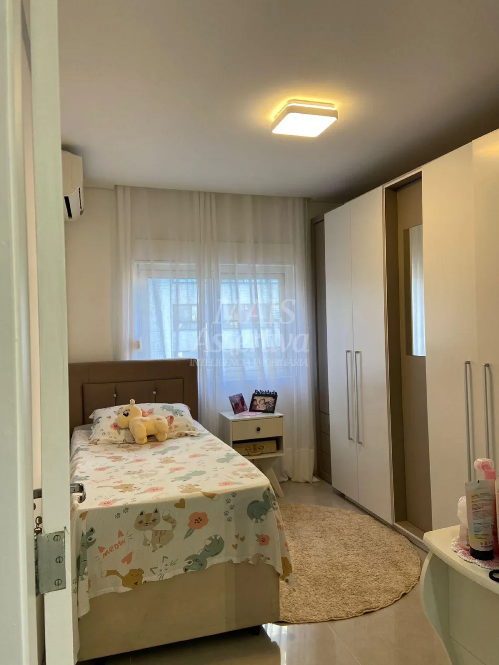  Excelente Apartamento semimobiliado em bairro nobre na Cidade de Novo Hamburgo