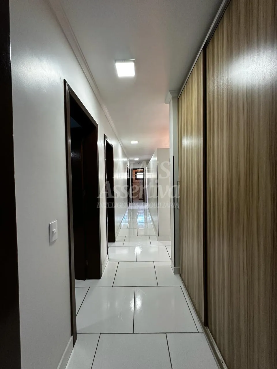 Casa 05 dormitórios para venda em Xangrilá