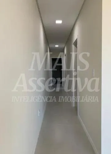 Excelente casa geminada à venda em Capão da Canoa - 3 dormitórios, 2 quadras do mar