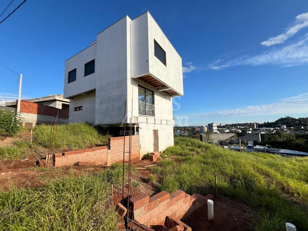 Linda casa moderna e ampla para venda em Campo Bom bairro Colina Deuner 