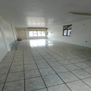 Sala comercial, térrea na Av. Coronel Travassos para locação