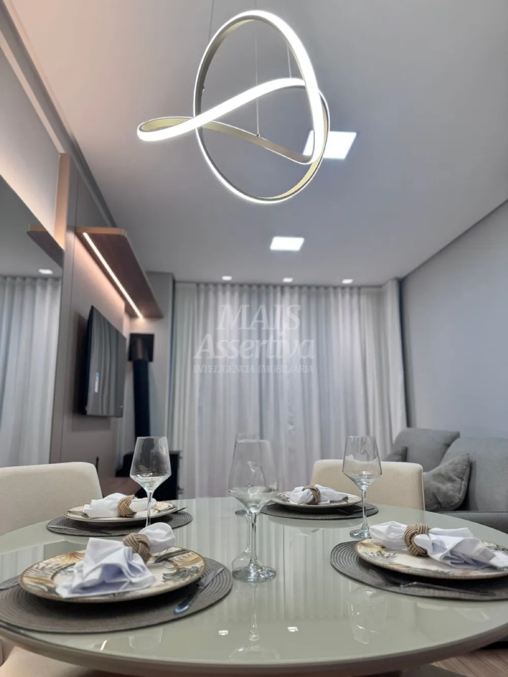 Apartamento mobiliado 02 dormitórios para venda no Centro de Canela