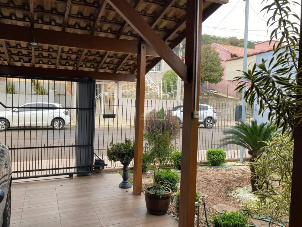 Casa 03 dormitórios para venda em Novo Hamburgo bairro São Jorge