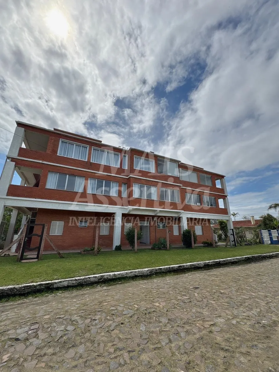 Apartamento 03 dormitórios para venda em Imbé Centro