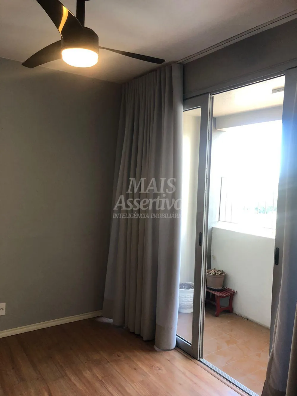 Apartamento semi-mobiliado para venda Dom Pedro II e - 9º andar