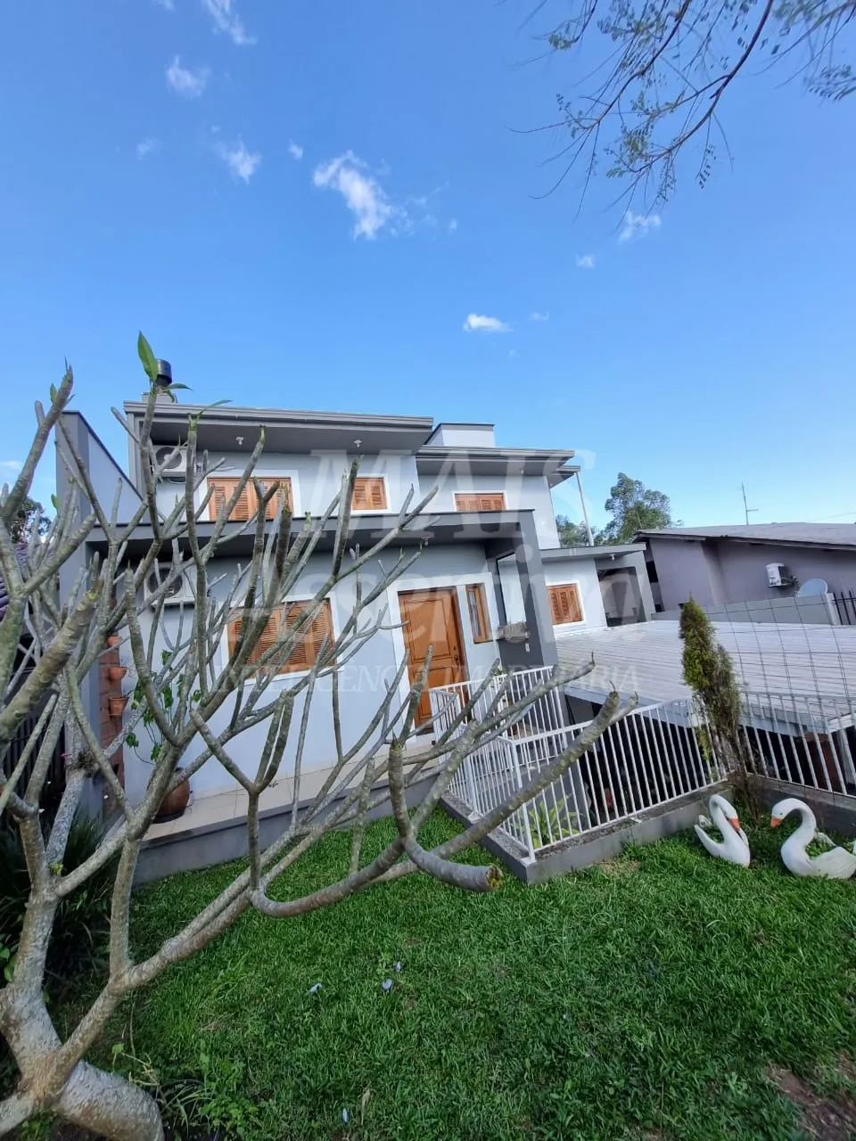 Casa de Alvenaria três pisos à venda, localizada no bairro Firenze/ Campo Bom.