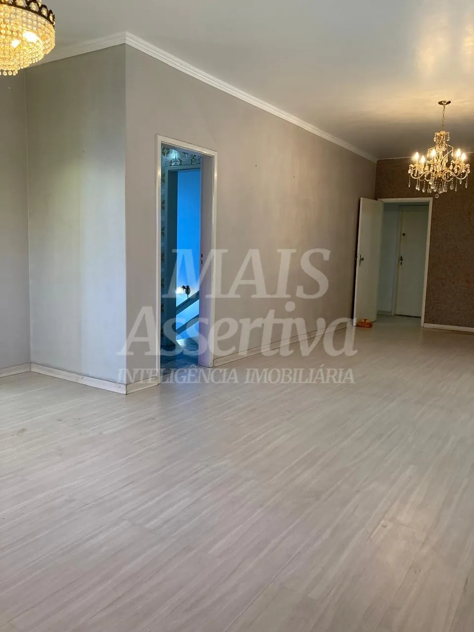 Casa com 03 dormitórios para venda no bairro Primavera
