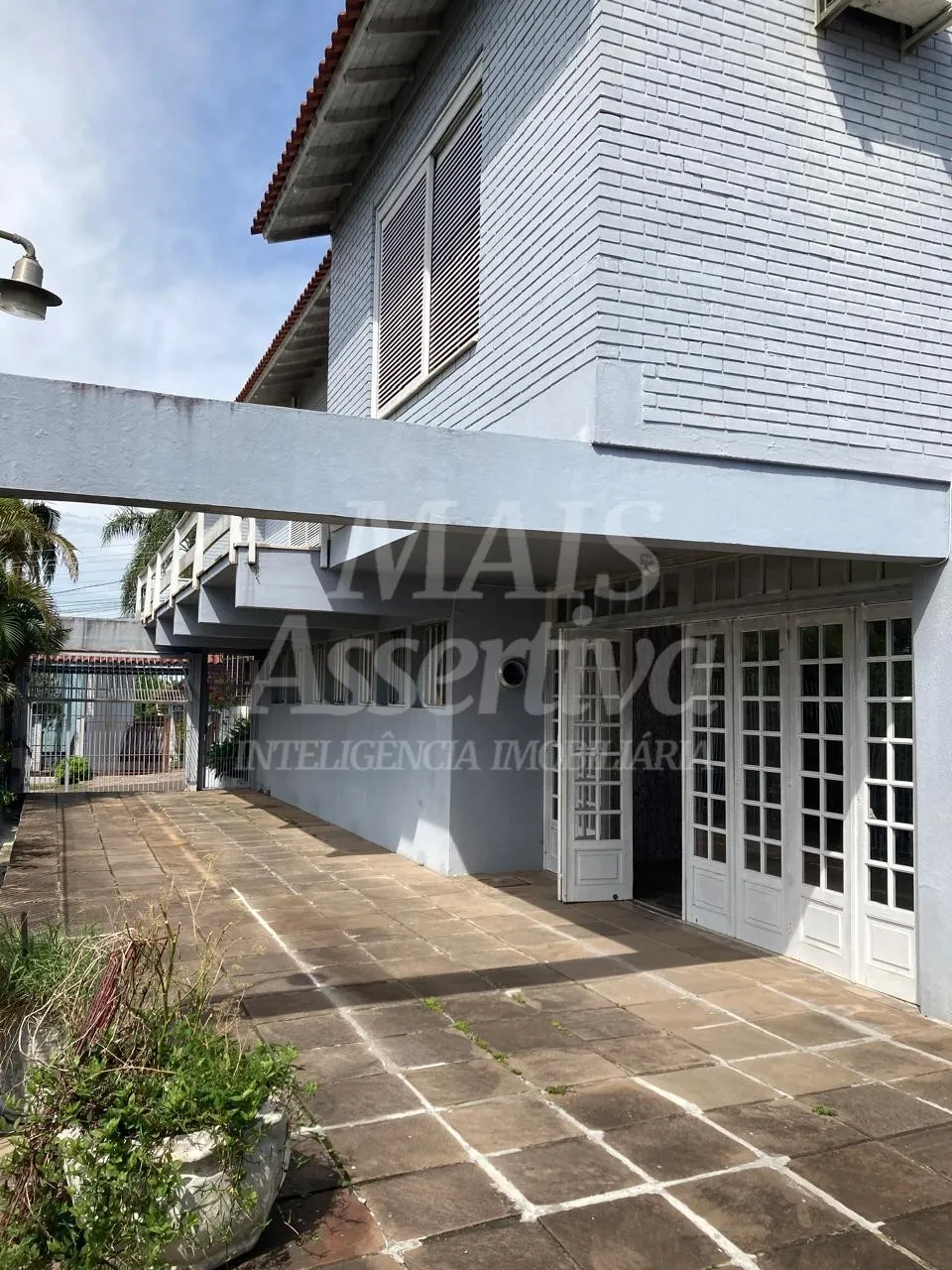 Casa com 03 dormitórios para venda no bairro Primavera