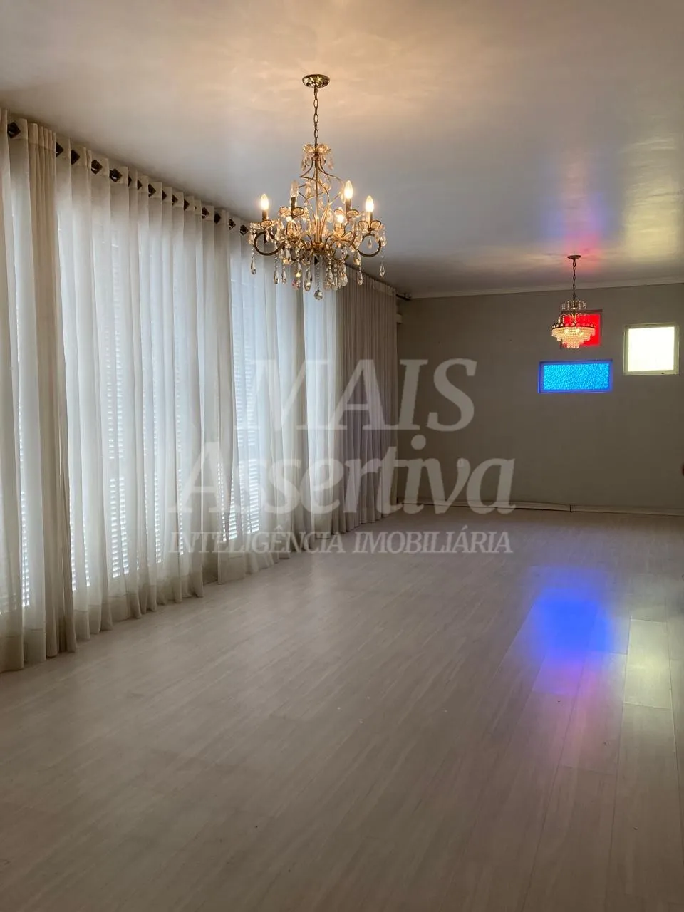 Casa com 03 dormitórios para venda no bairro Primavera