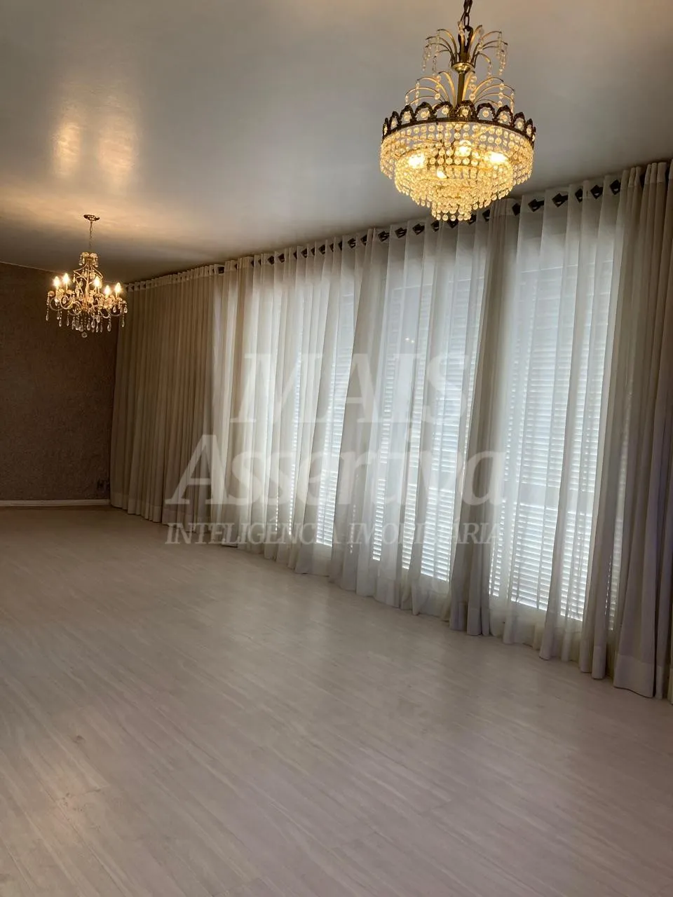 Casa com 03 dormitórios para venda no bairro Primavera
