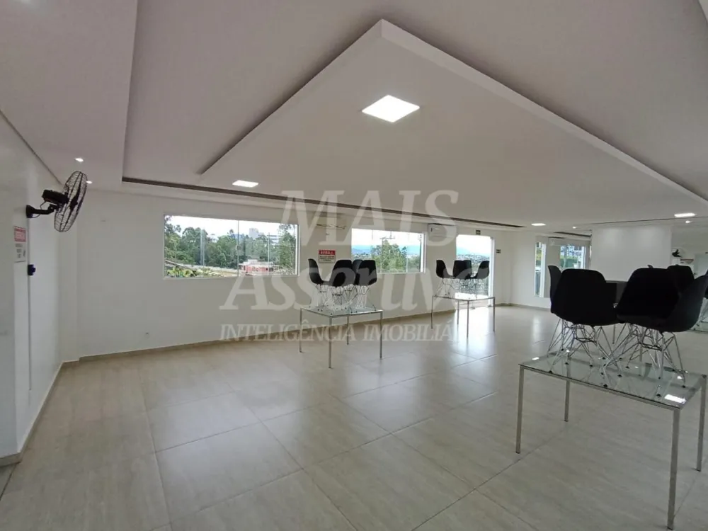 Apartamento térreo, semi mobiliado para venda no Porto Baden  