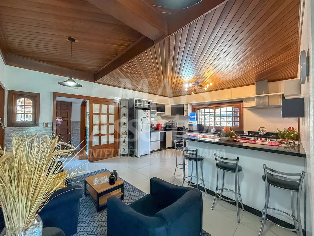 Casa mobiliada para locação em Estância Velha de 4 dormitórios - 250m²
