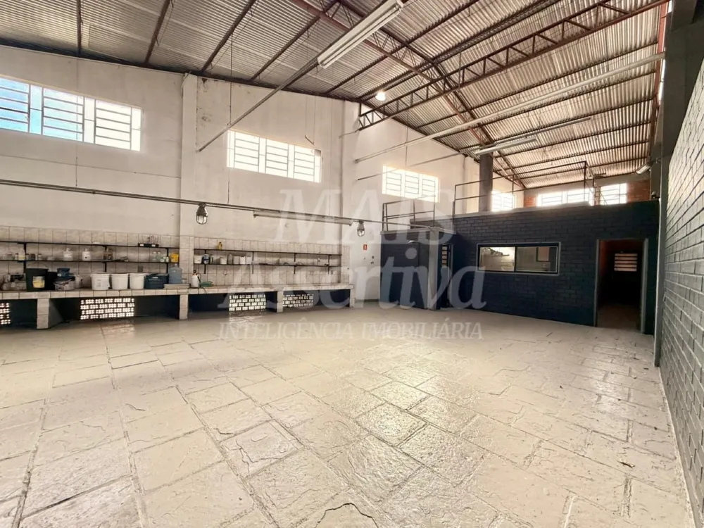 Prédio comercial pra locação de 1.440m² e terreno de 2.000m² - Novo hamburgo