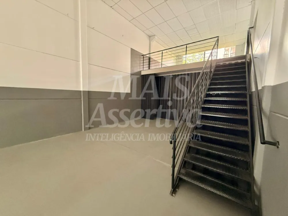 Ótima sala comercial para locação no bairro Operário em Novo Hamburgo - Com mezanino