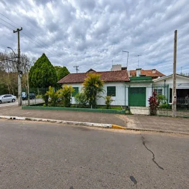 Casa de 3 dormitórios no Centro de Campo Bom - 97m² 