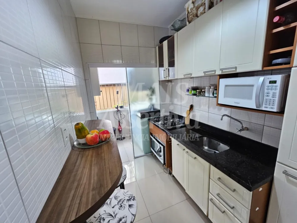Apartamento térreo, semi mobiliado para locação - Condominio Jardim Florença - 66m² 
