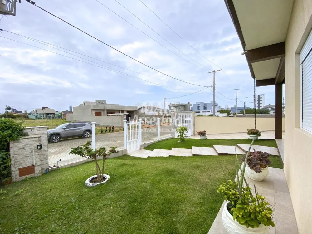 Casa para Venda em Torres / RS no bairro Zona Nova