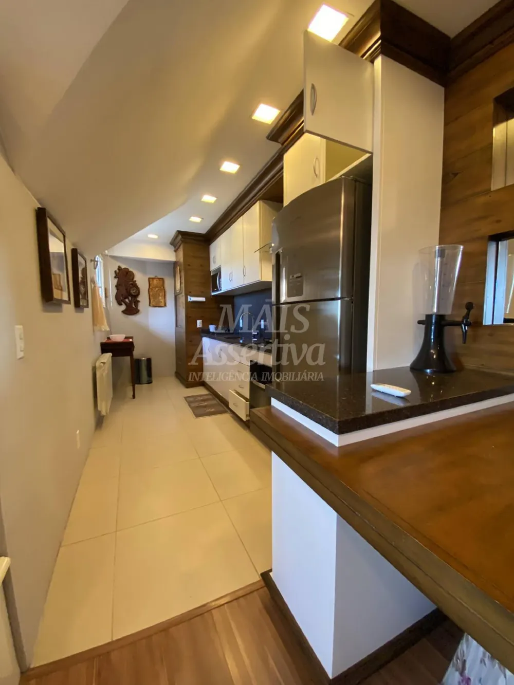 COBERTURA DUPLEX FINAMENTE MOBILIADA  E DECORADA PARA VENDA EM CANELA 