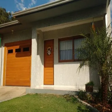 Casa semi-mobiliada em Floresta/Estância Velha-RS-2 dormitórios 