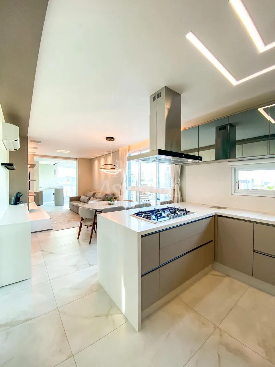 APARTAMENTO MOBILIADO PARA VENDA EM ITAJAÍ NO BAIRRO CENTRO