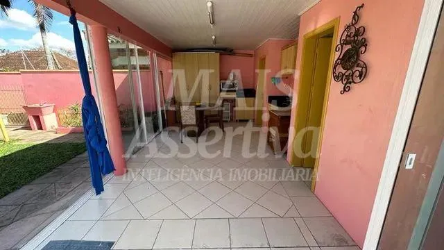 Ótima casa a venda localizada no bairro Centro em Campo Bom/RS - 3 Dormitórios