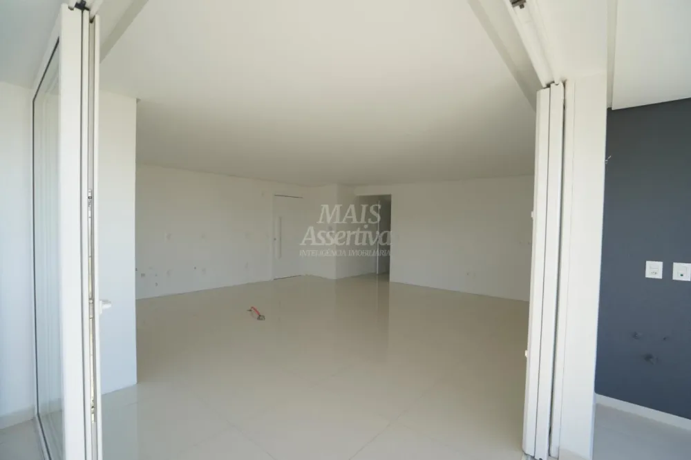 Apartamento novo à venda no Residencial Tharros, em Caxias do Sul-RS.