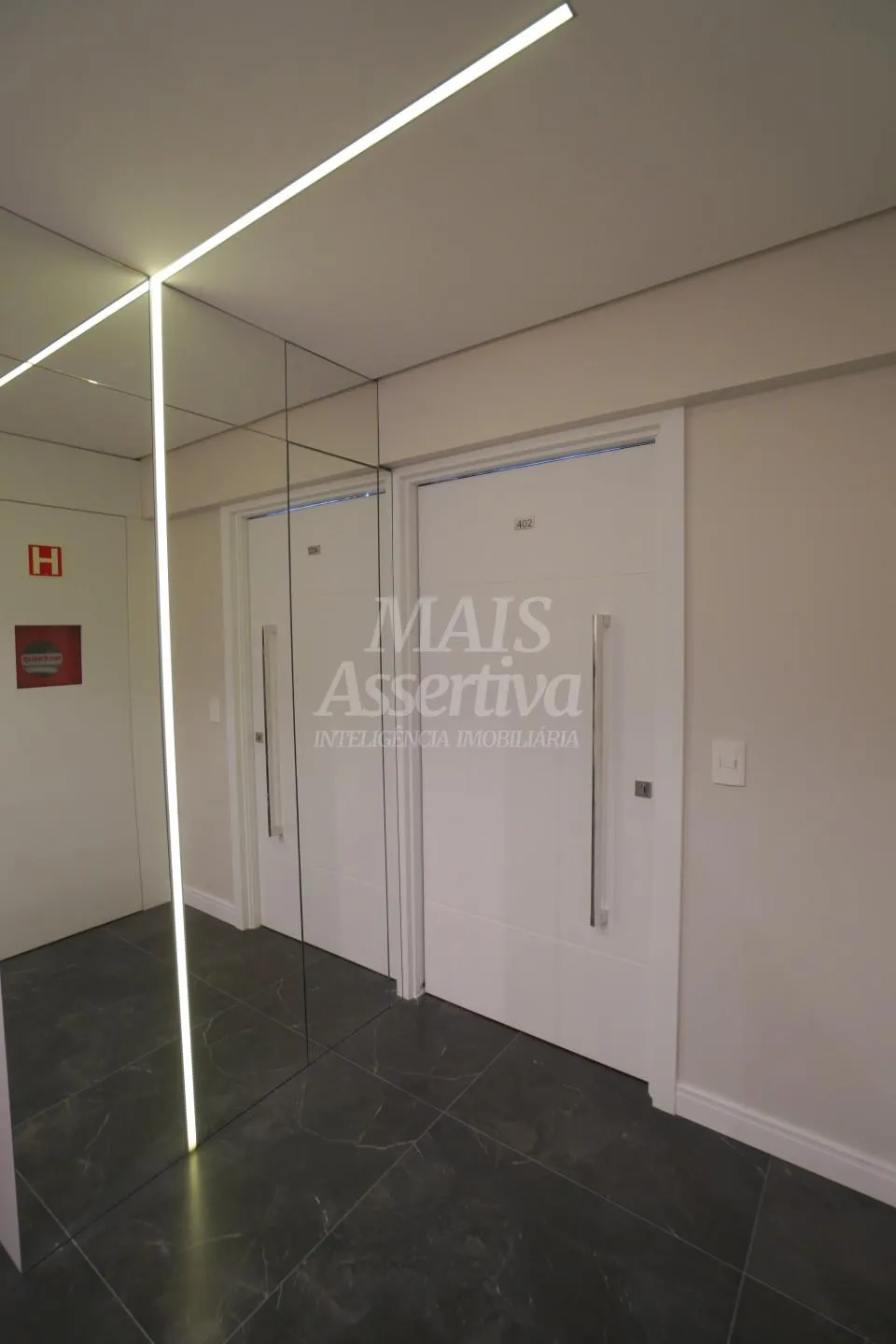 Apartamento novo à venda no Residencial Tharros, em Caxias do Sul-RS.