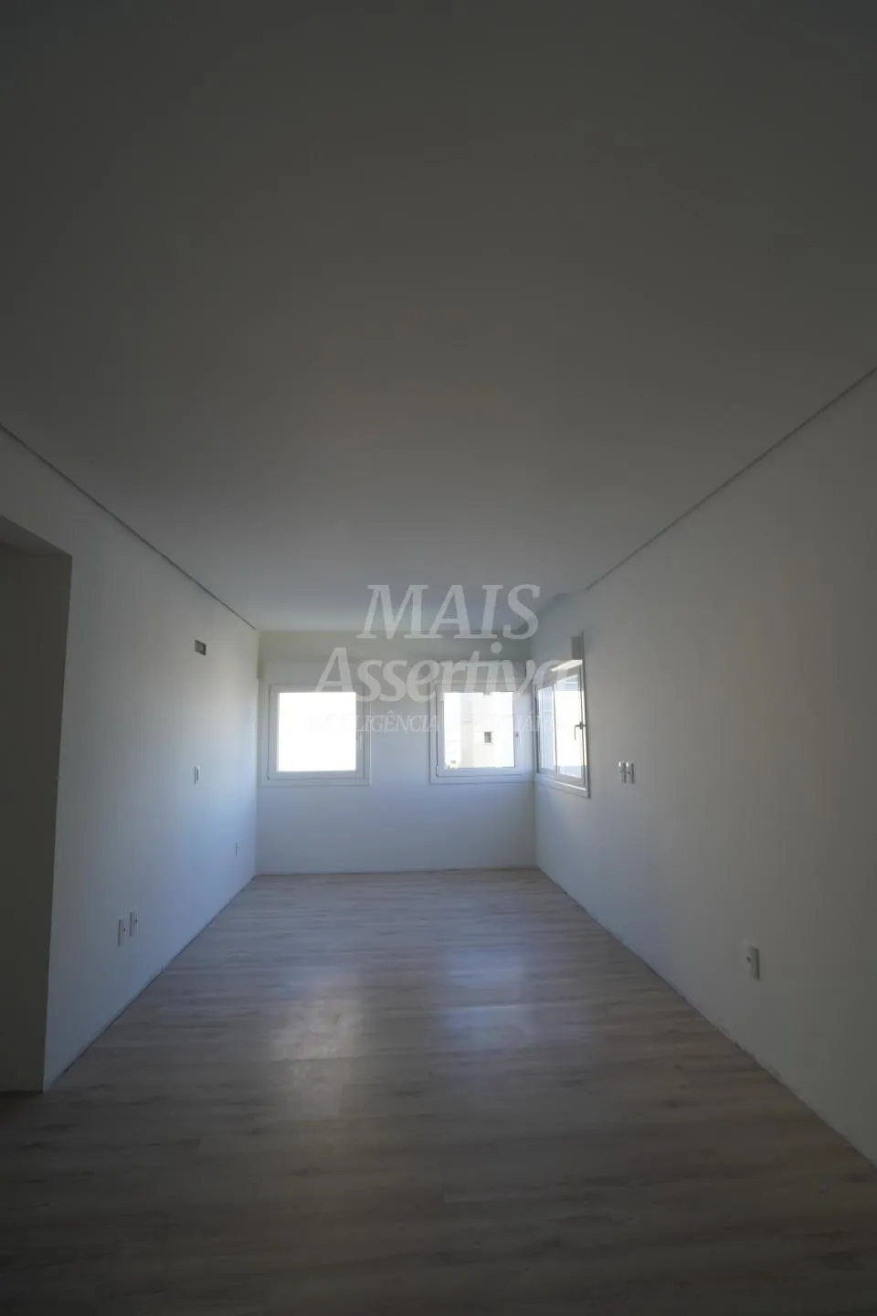 Apartamento novo à venda no Residencial Tharros, em Caxias do Sul-RS.
