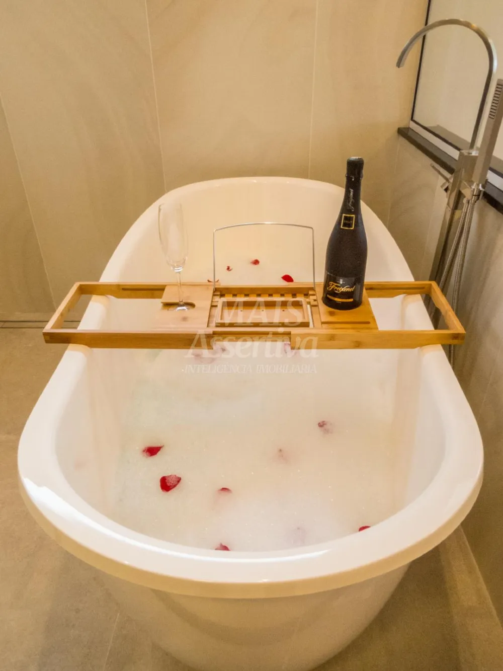 Excelente apartamento de 03 dormitórios e 03 vagas a venda em Novo Hamburgo 