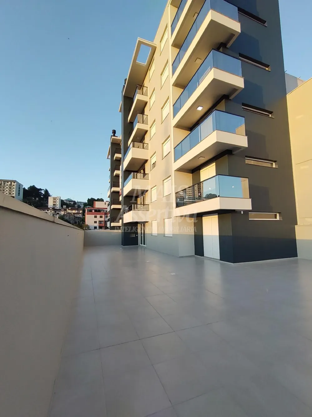 Excelente apartamento a venda 03 dormitórios em Caxias do Sul