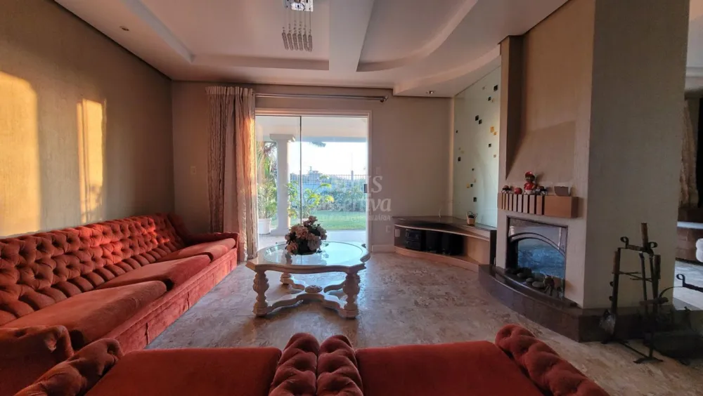 Excelente Casa de esquina para Venda com 389 m² em São Leopoldo