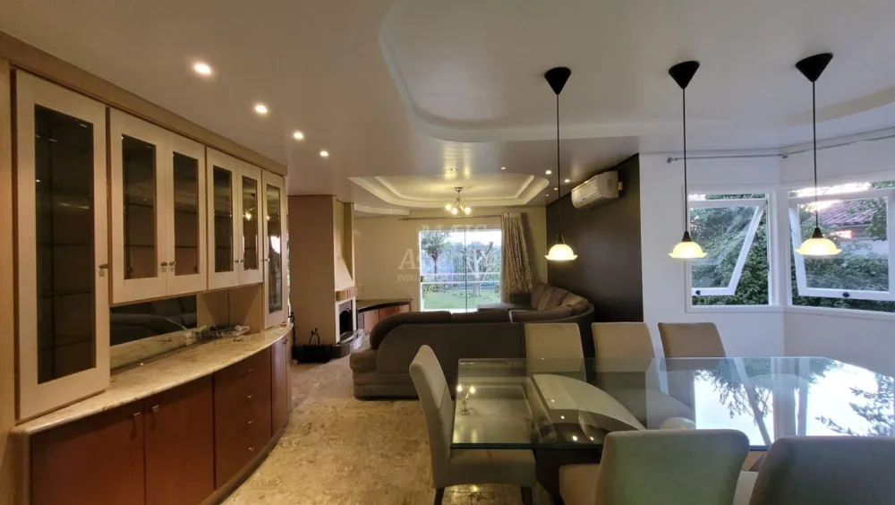 Excelente Casa de esquina para Venda com 389 m² em São Leopoldo